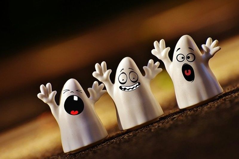 Halloween Ghosts Happy